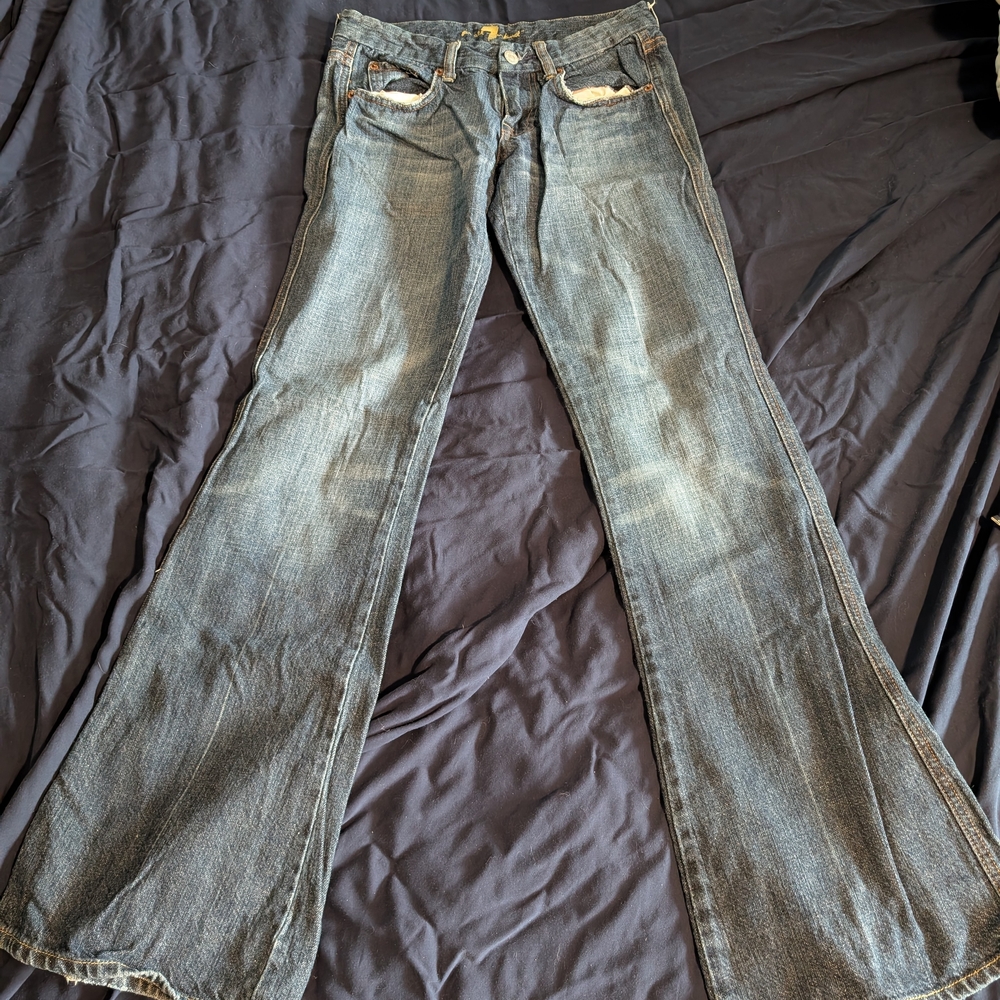 Women’s Flared Jeans in Washed Blue